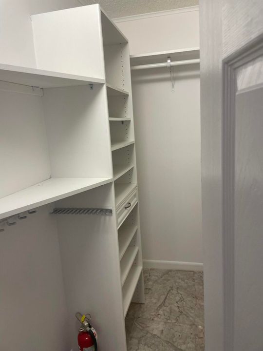 For Sale: $198,500 (2 beds, 2 baths, 1210 Square Feet)