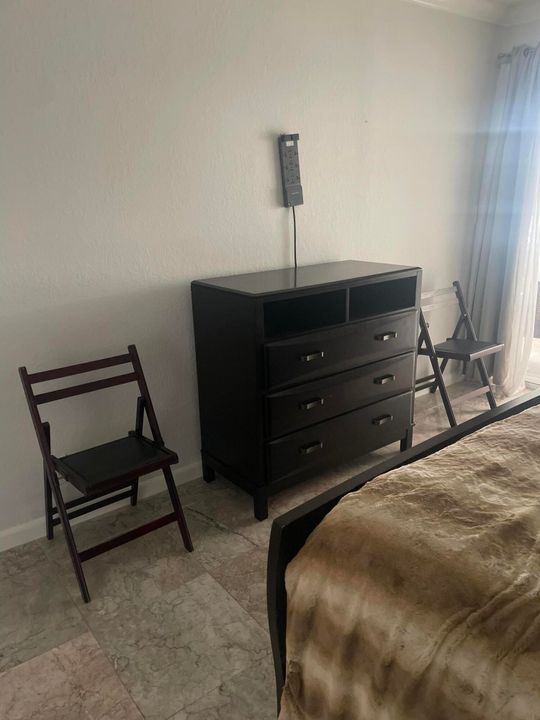 For Sale: $198,500 (2 beds, 2 baths, 1210 Square Feet)