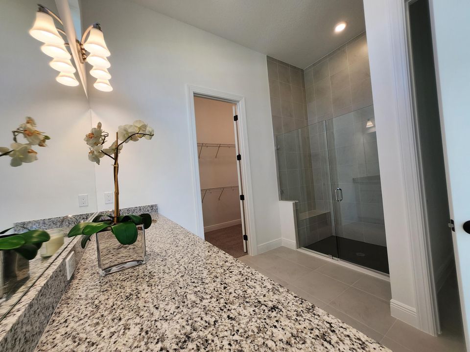 На продажу: $735,900 (3 спален, 3 ванн, 2032 Квадратных фут)