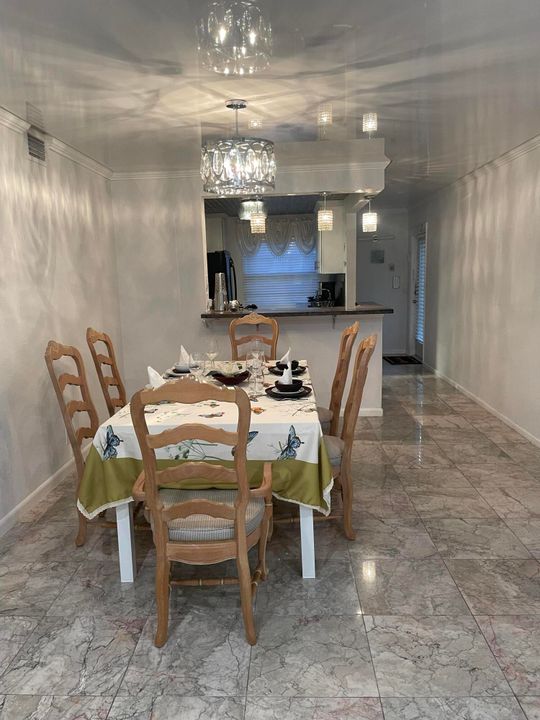 For Sale: $198,500 (2 beds, 2 baths, 1210 Square Feet)