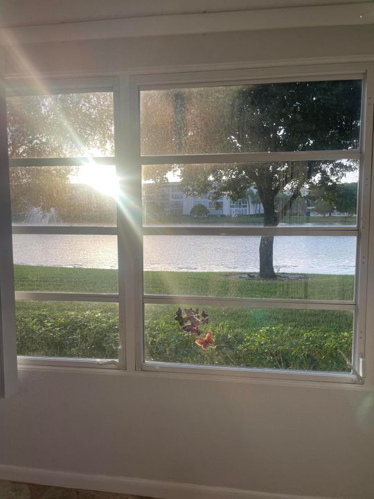 For Sale: $198,500 (2 beds, 2 baths, 1210 Square Feet)