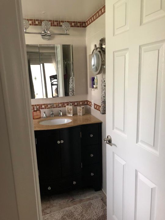 For Sale: $198,500 (2 beds, 2 baths, 1210 Square Feet)