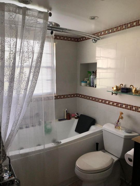 For Sale: $198,500 (2 beds, 2 baths, 1210 Square Feet)