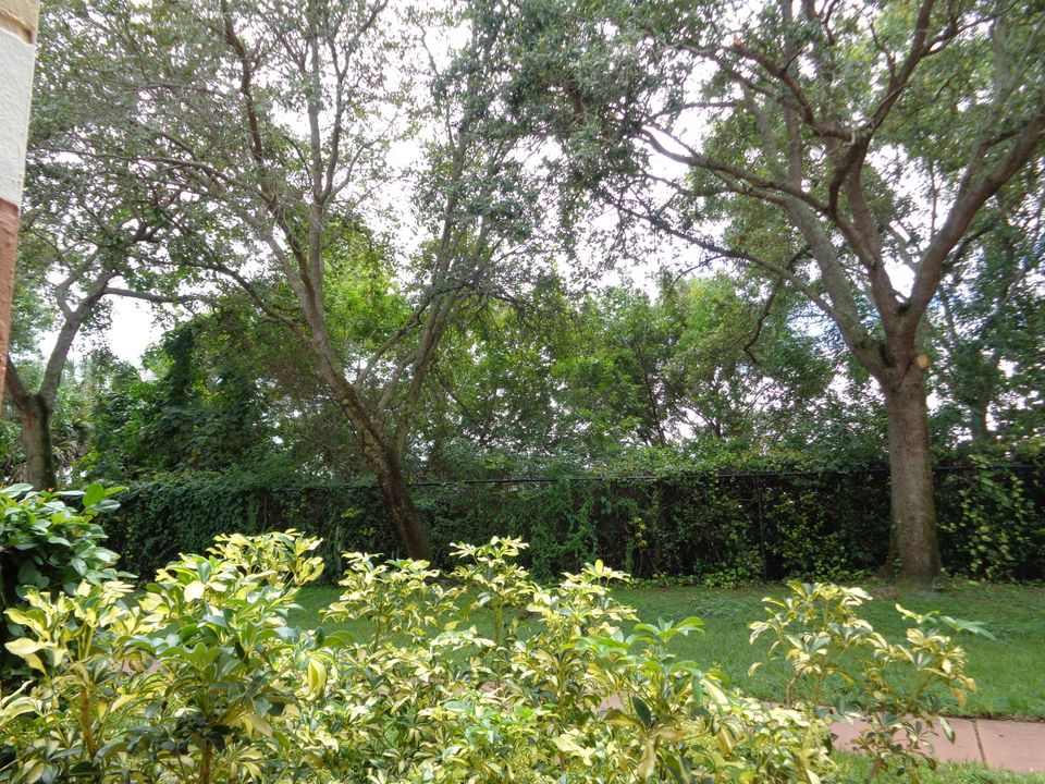 待售: $215,000 (1 贝兹, 1 浴室, 781 平方英尺)