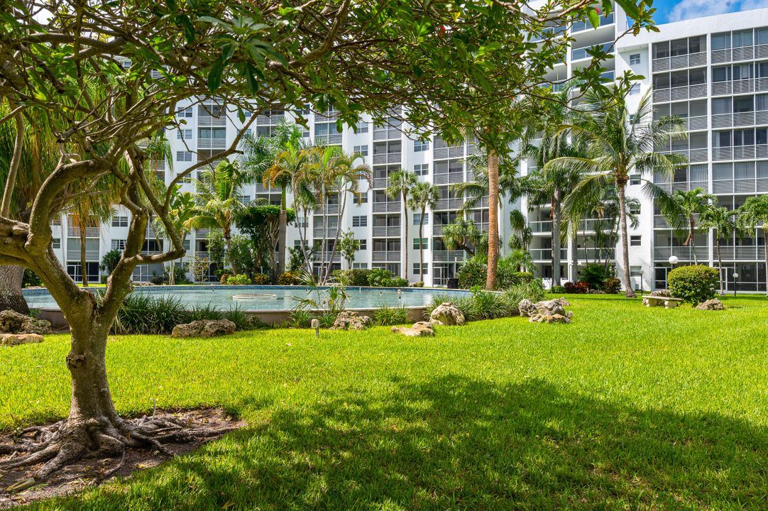 For Sale: $179,000 (1 beds, 1 baths, 710 Square Feet)