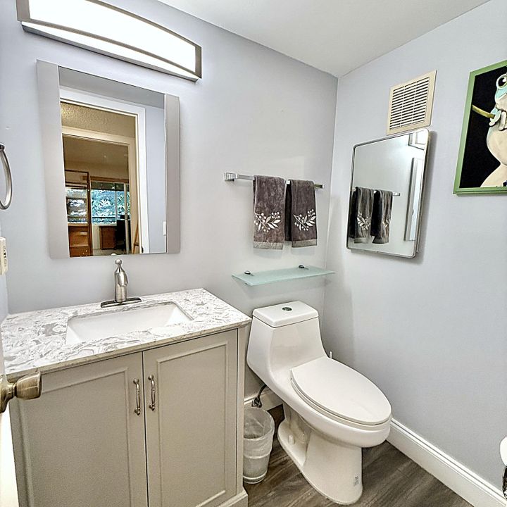 Active With Contract: $139,000 (2 beds, 1 baths, 860 Square Feet)