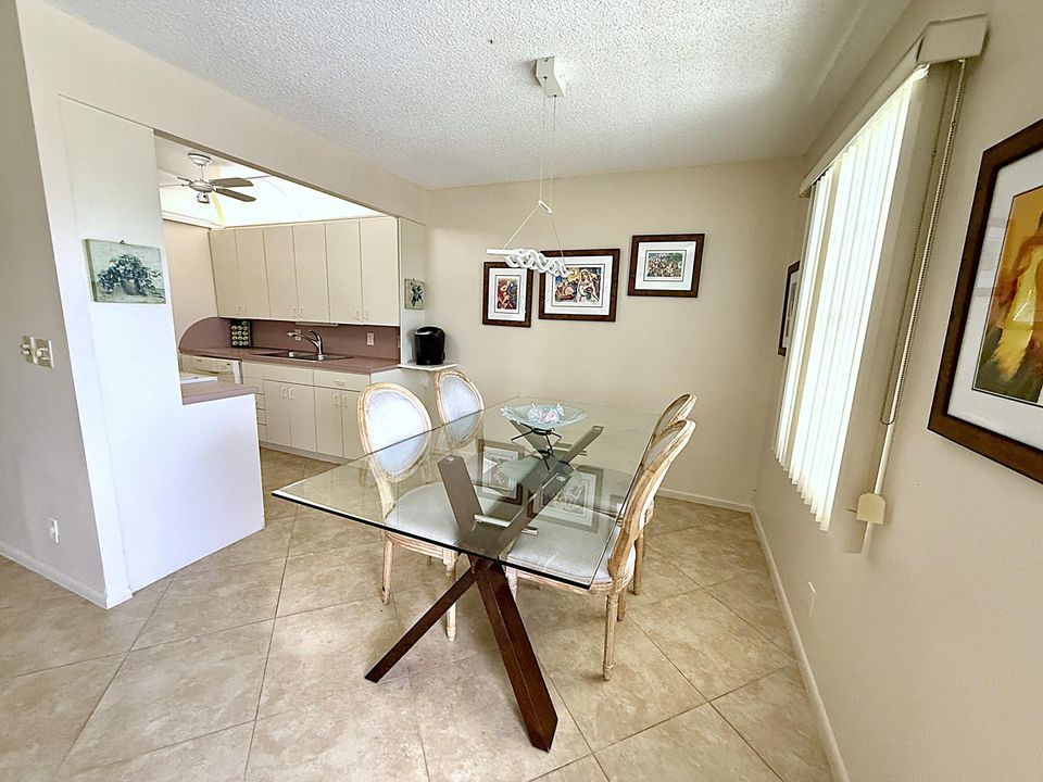 Active With Contract: $139,000 (2 beds, 1 baths, 860 Square Feet)