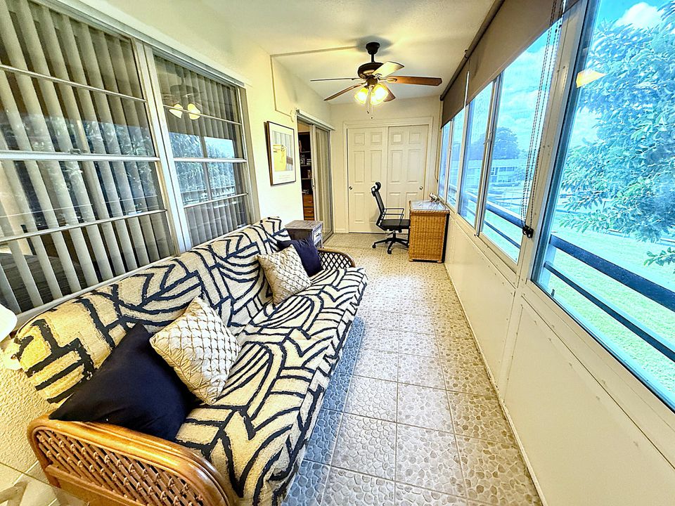 Active With Contract: $139,000 (2 beds, 1 baths, 860 Square Feet)