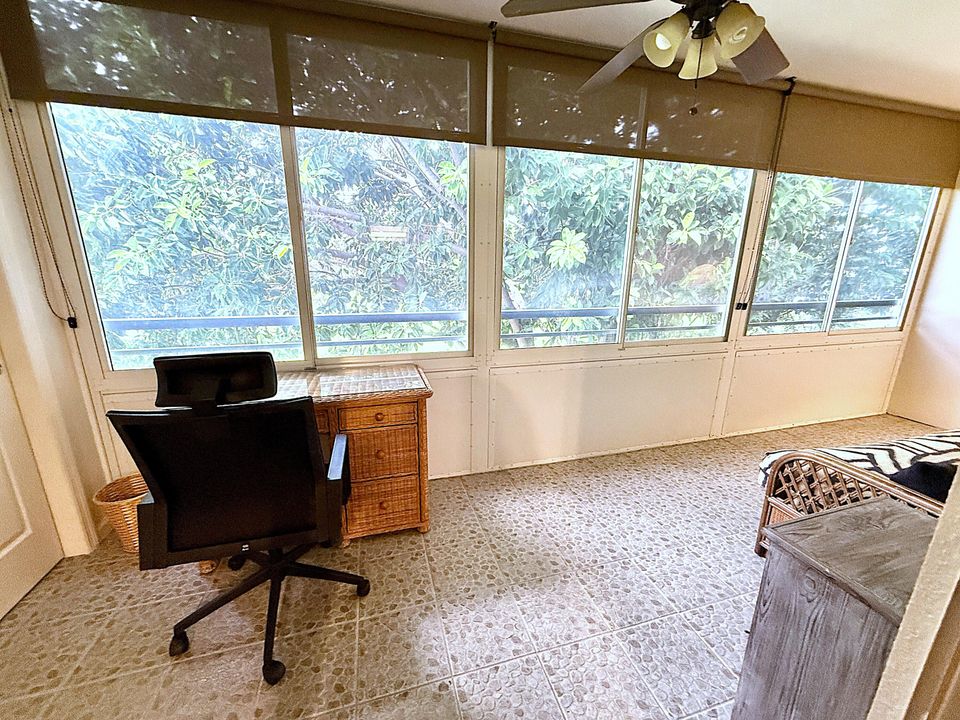 Active With Contract: $139,000 (2 beds, 1 baths, 860 Square Feet)