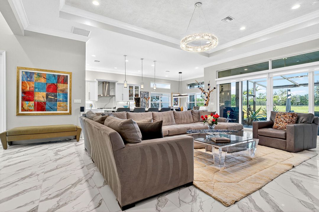 Activo con contrato: $1,595,000 (3 camas, 3 baños, 2735 Pies cuadrados)