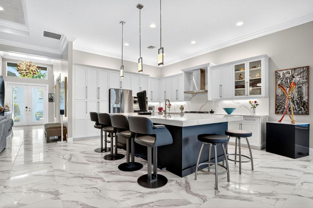 Activo con contrato: $1,595,000 (3 camas, 3 baños, 2735 Pies cuadrados)