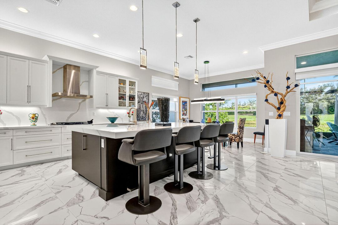 Activo con contrato: $1,595,000 (3 camas, 3 baños, 2735 Pies cuadrados)