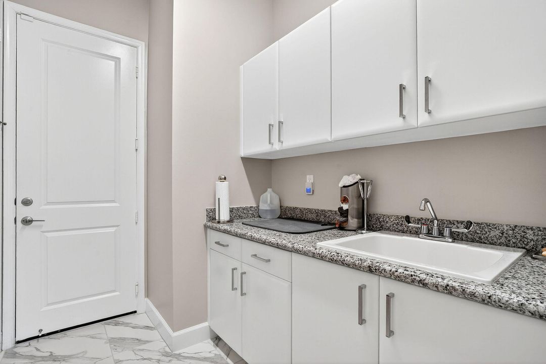 Activo con contrato: $1,595,000 (3 camas, 3 baños, 2735 Pies cuadrados)