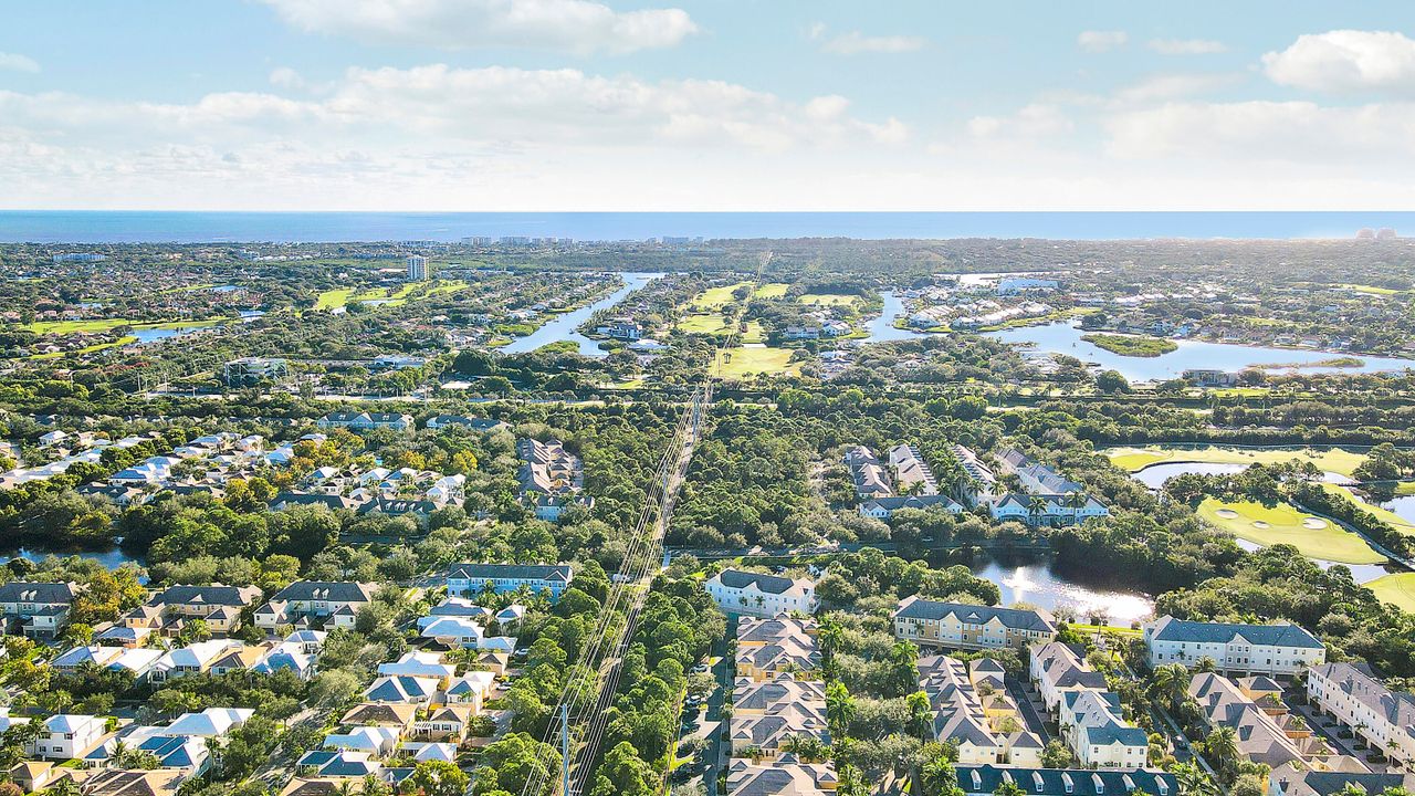 Activo con contrato: $525,000 (3 camas, 2 baños, 1843 Pies cuadrados)