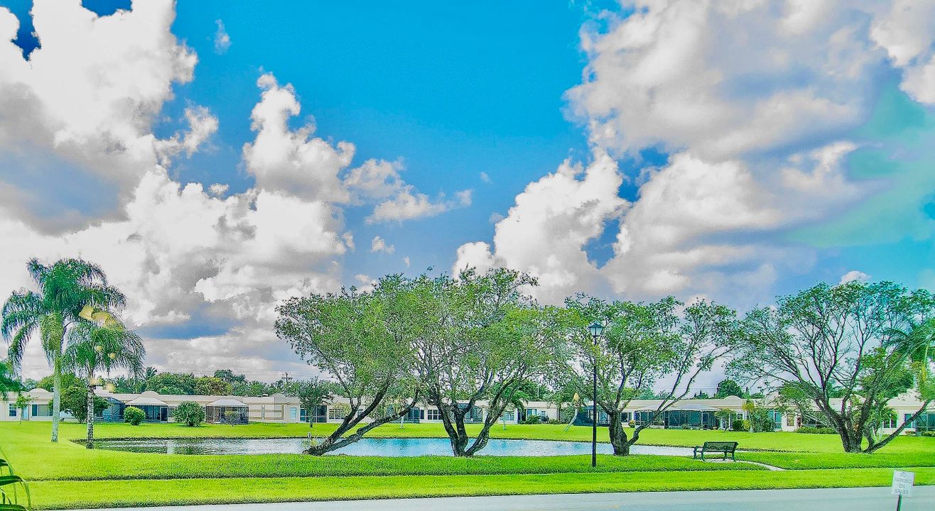 For Sale: $372,700 (2 beds, 2 baths, 1227 Square Feet)