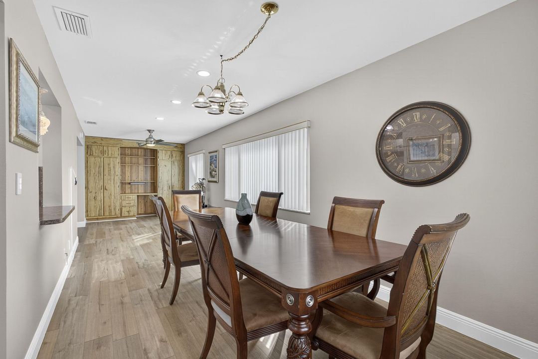 Active With Contract: $325,000 (2 beds, 2 baths, 1428 Square Feet)