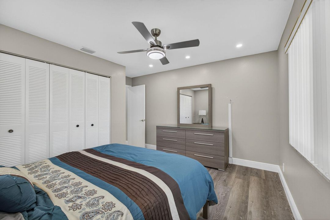 Active With Contract: $325,000 (2 beds, 2 baths, 1428 Square Feet)