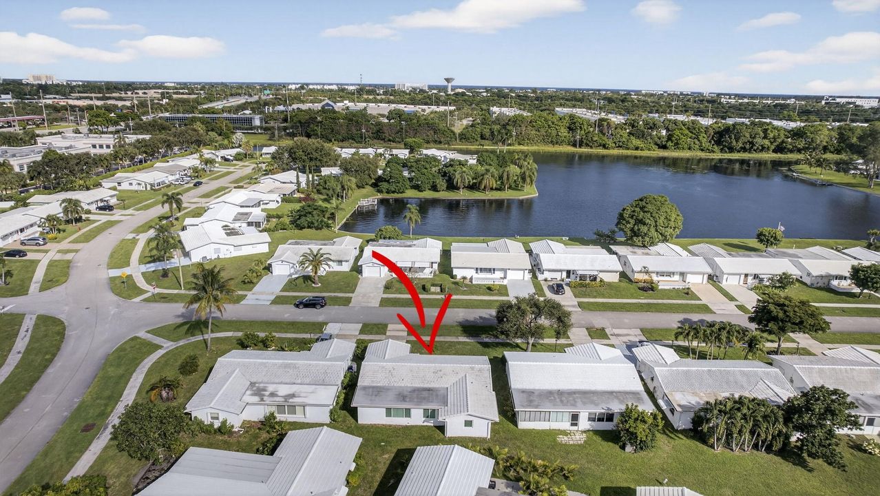 Active With Contract: $325,000 (2 beds, 2 baths, 1428 Square Feet)