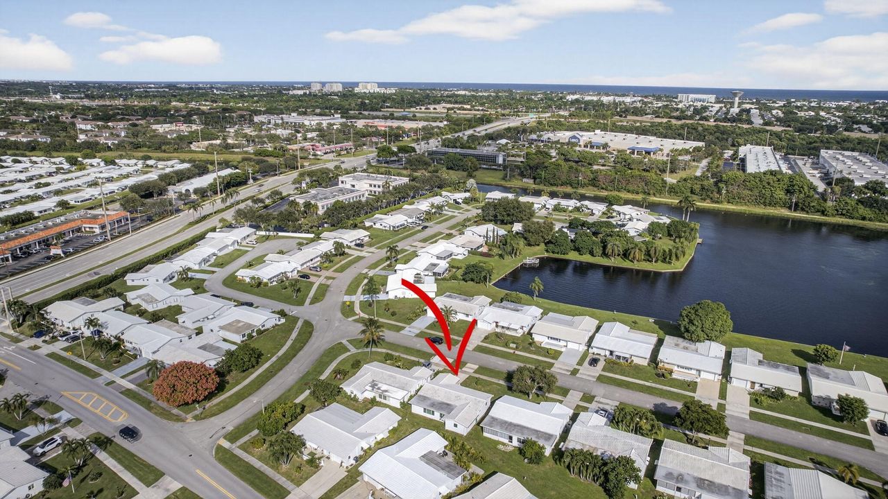 Active With Contract: $325,000 (2 beds, 2 baths, 1428 Square Feet)