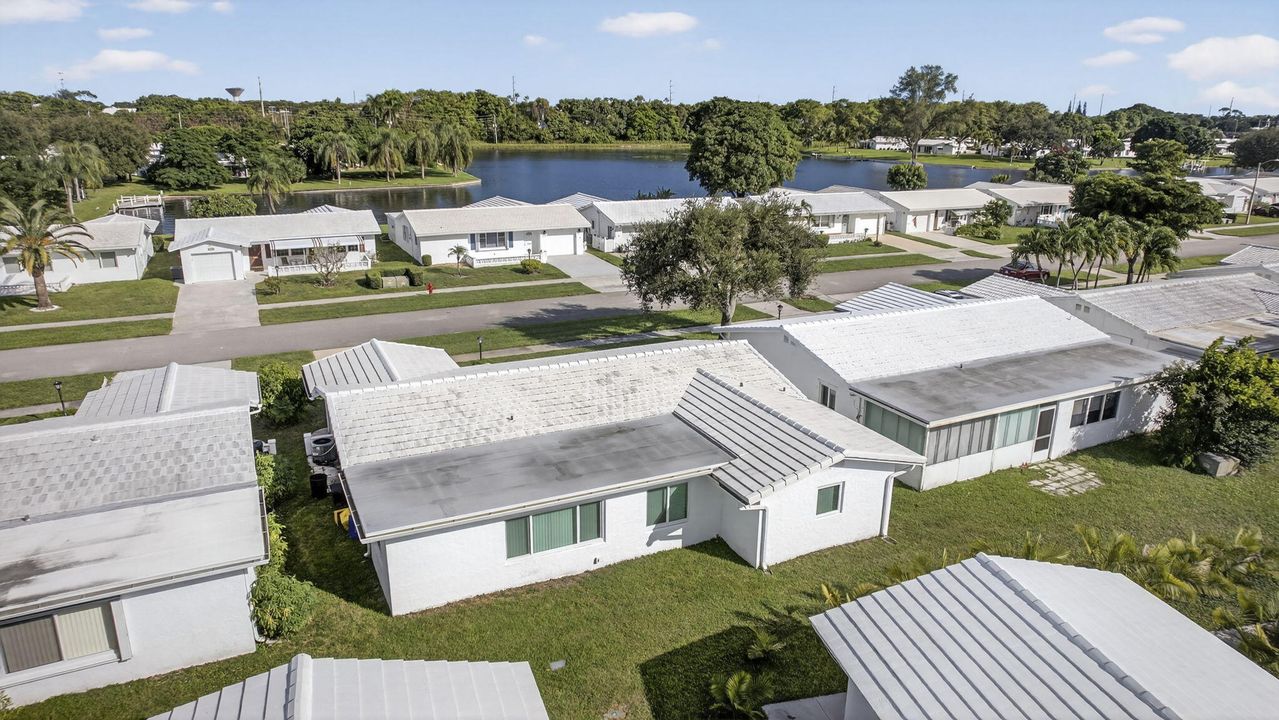 Active With Contract: $325,000 (2 beds, 2 baths, 1428 Square Feet)