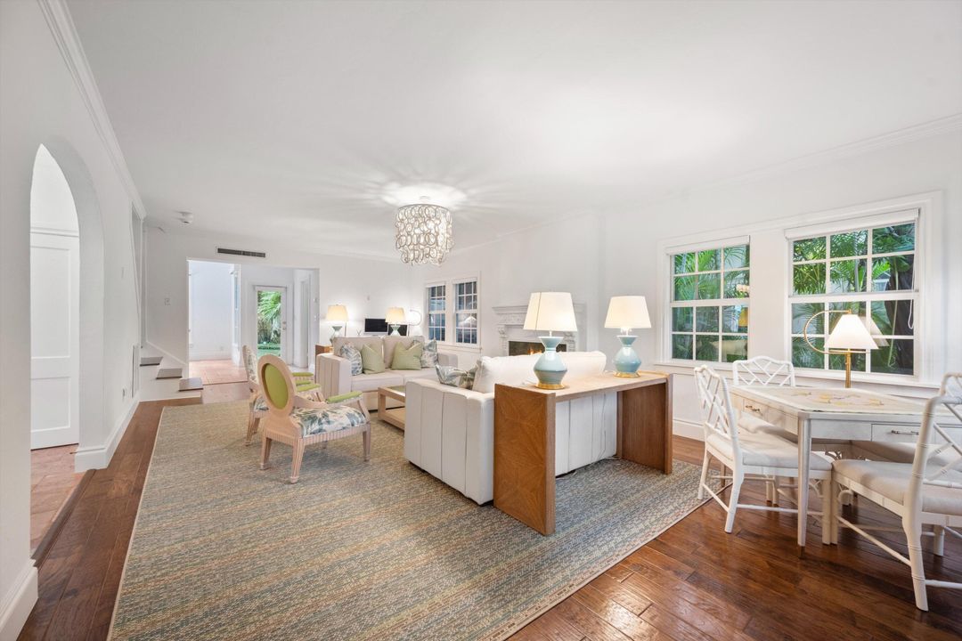 Active With Contract: $11,700,000 (4 beds, 4 baths, 3207 Square Feet)