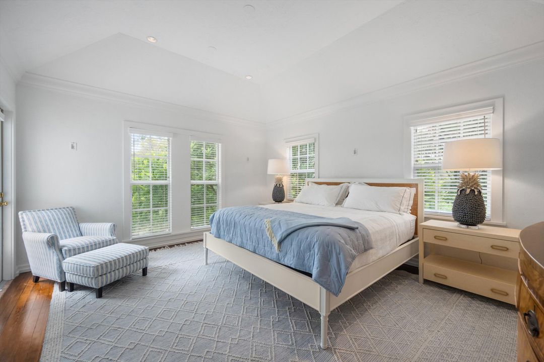 Active With Contract: $11,700,000 (4 beds, 4 baths, 3207 Square Feet)