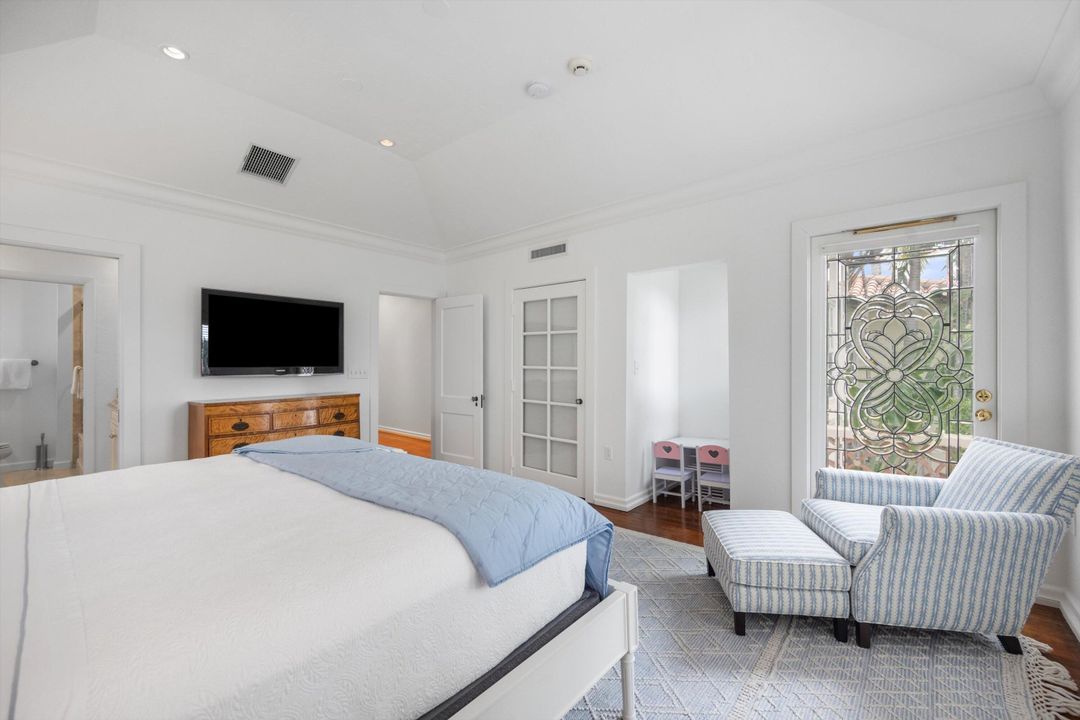 Active With Contract: $11,700,000 (4 beds, 4 baths, 3207 Square Feet)