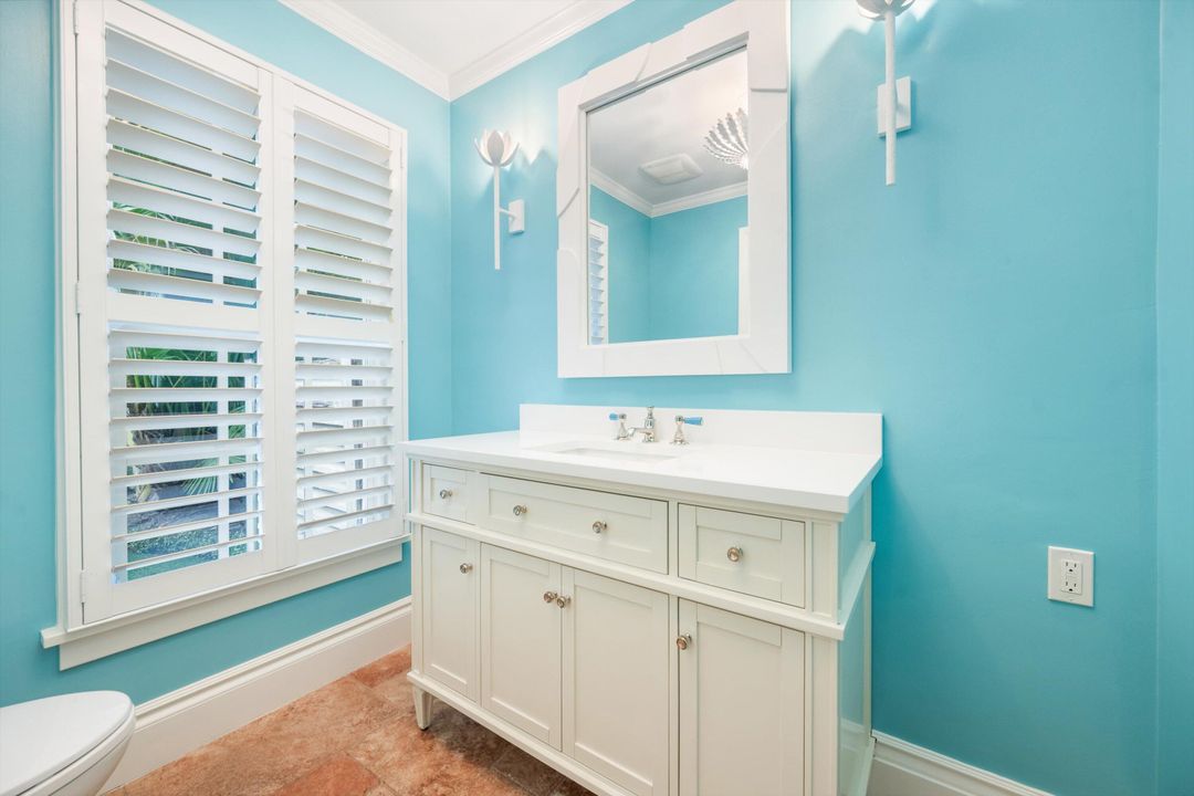 Active With Contract: $11,700,000 (4 beds, 4 baths, 3207 Square Feet)