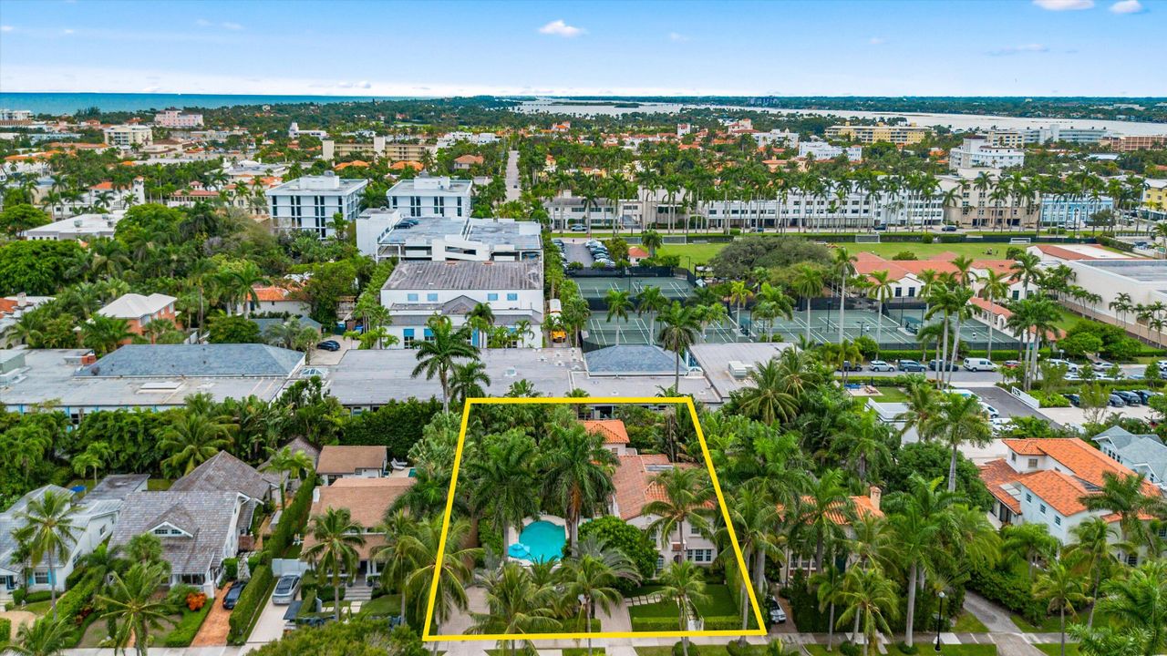 Active With Contract: $11,700,000 (4 beds, 4 baths, 3207 Square Feet)