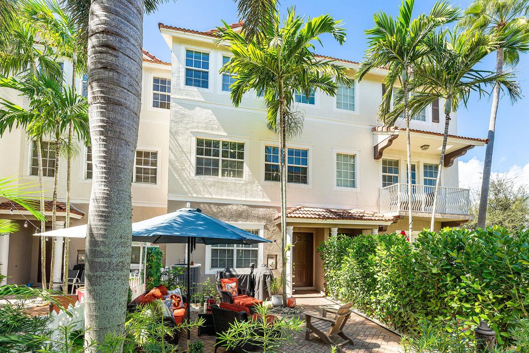 For Sale: $589,900 (3 beds, 2 baths, 1876 Square Feet)