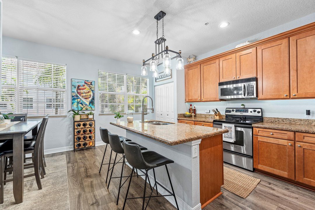 For Sale: $589,900 (3 beds, 2 baths, 1876 Square Feet)