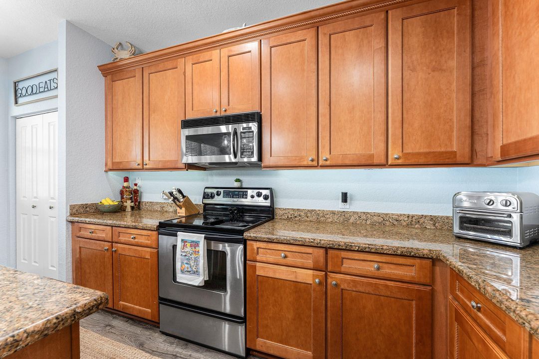 For Sale: $589,900 (3 beds, 2 baths, 1876 Square Feet)