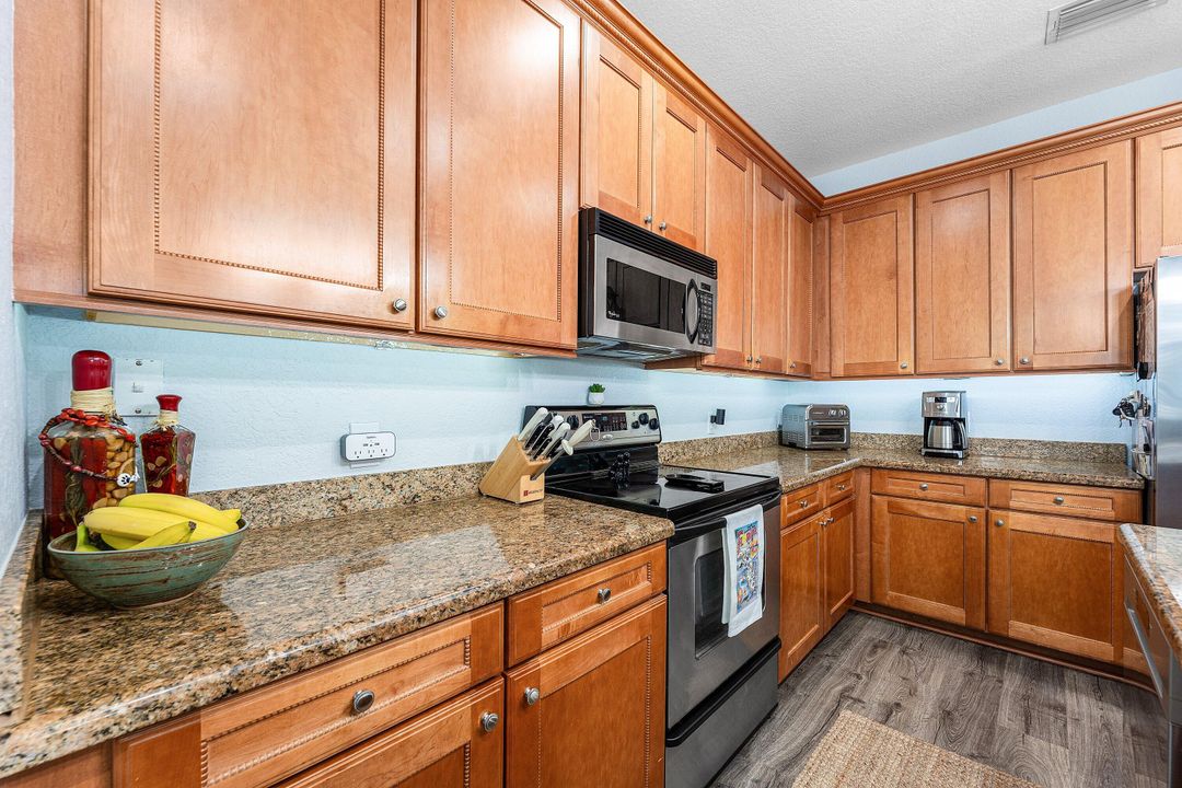 For Sale: $589,900 (3 beds, 2 baths, 1876 Square Feet)