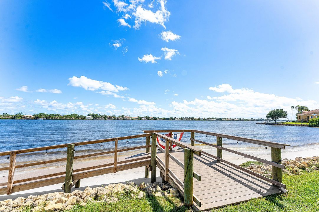 For Sale: $589,900 (3 beds, 2 baths, 1876 Square Feet)