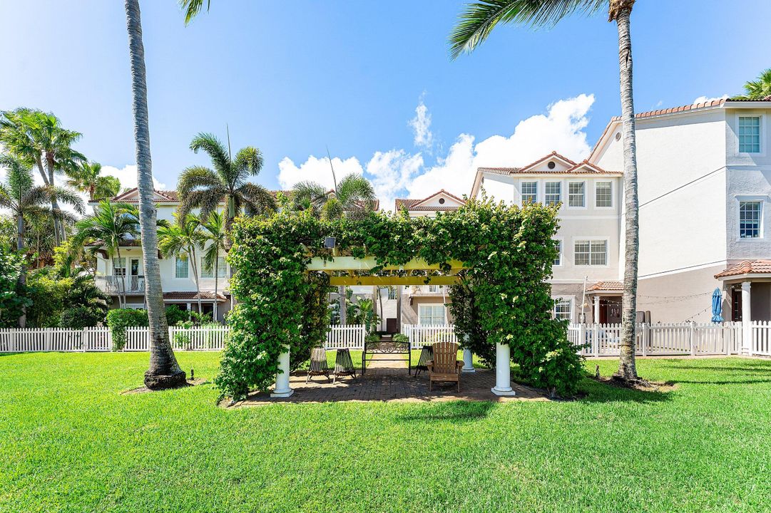 For Sale: $589,900 (3 beds, 2 baths, 1876 Square Feet)