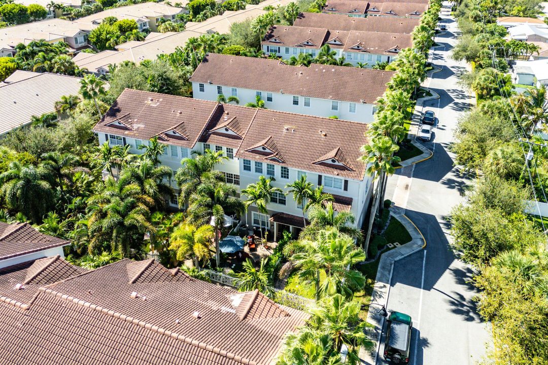 For Sale: $589,900 (3 beds, 2 baths, 1876 Square Feet)