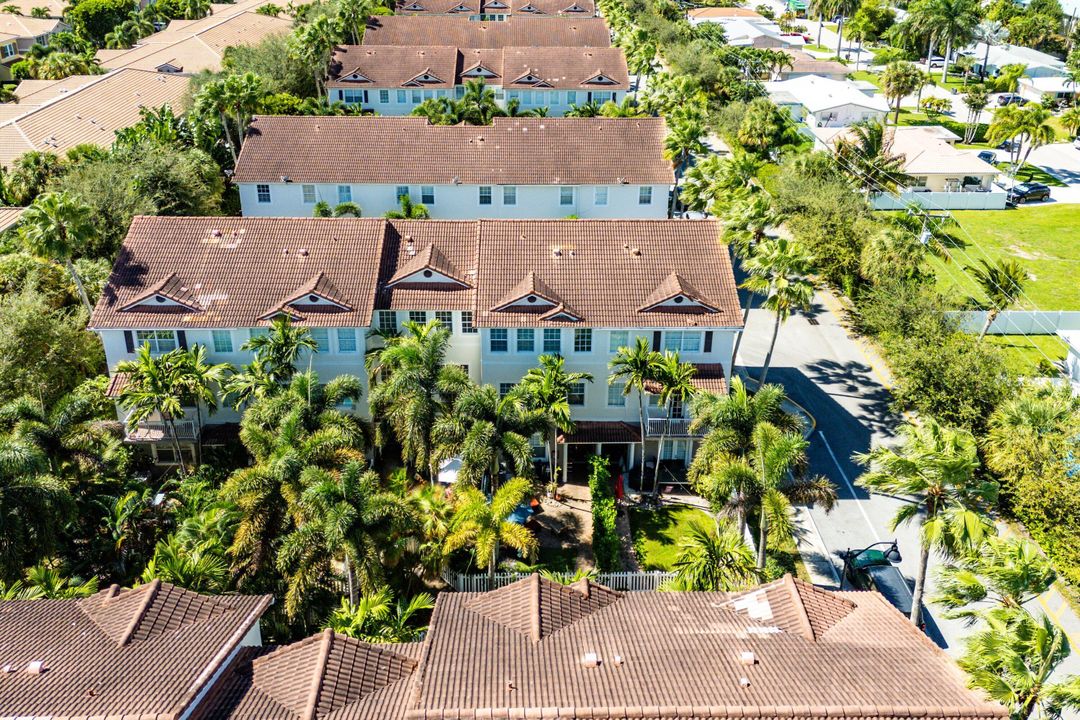 For Sale: $589,900 (3 beds, 2 baths, 1876 Square Feet)