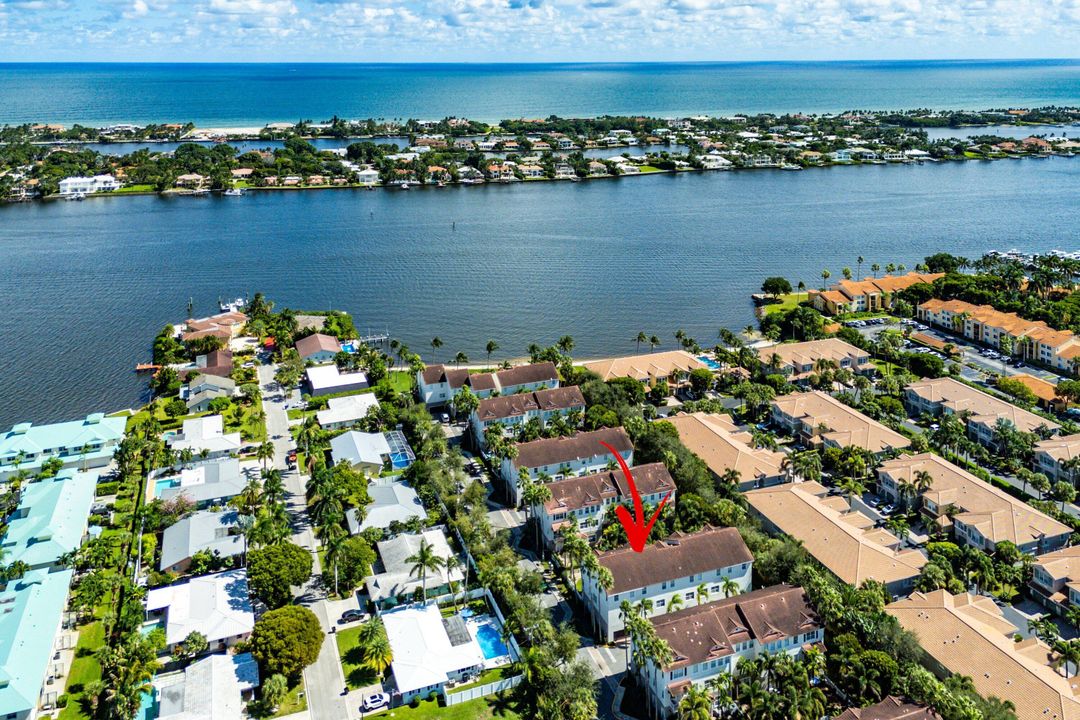 For Sale: $589,900 (3 beds, 2 baths, 1876 Square Feet)