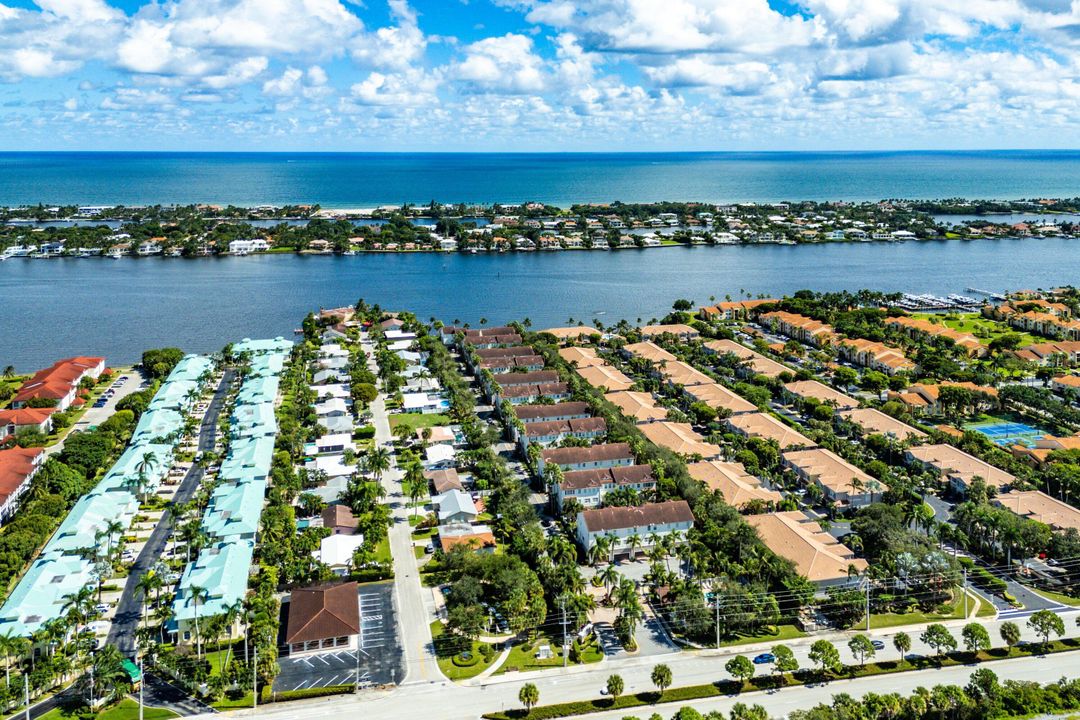 For Sale: $589,900 (3 beds, 2 baths, 1876 Square Feet)