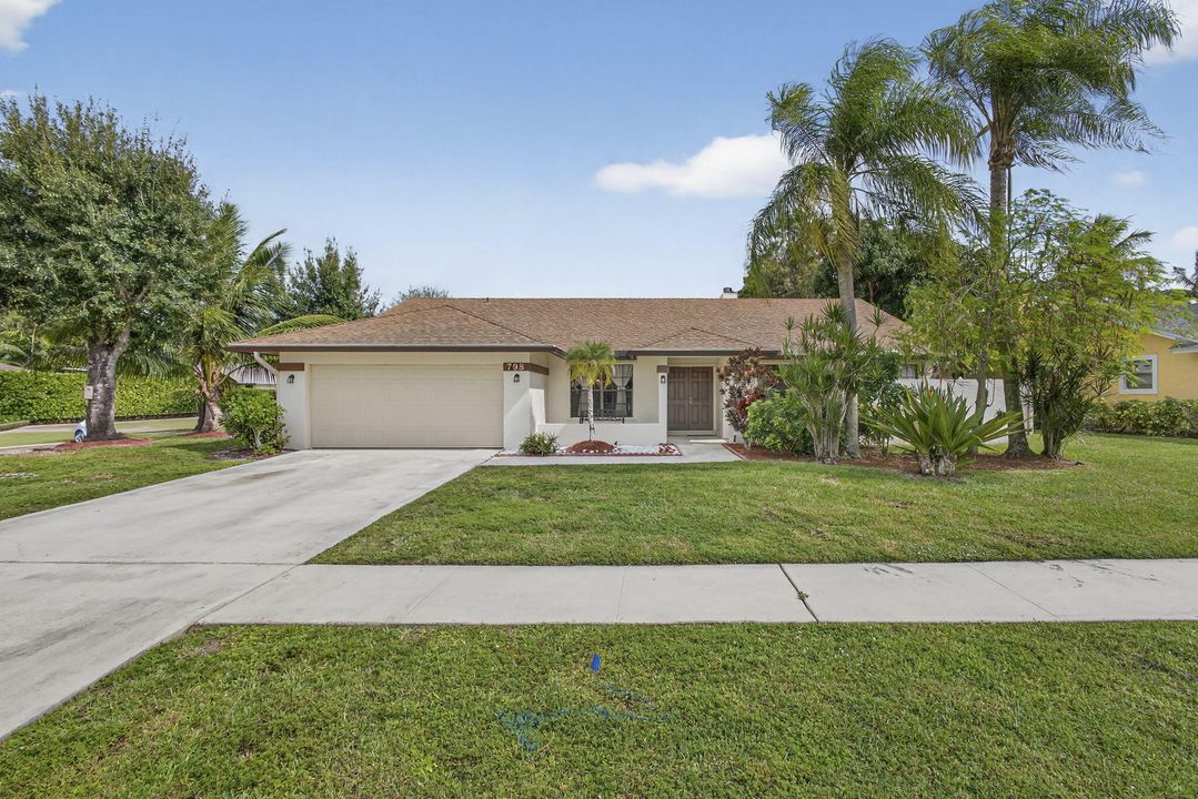 For Rent: $5,300 (4 beds, 2 baths, 2441 Square Feet)