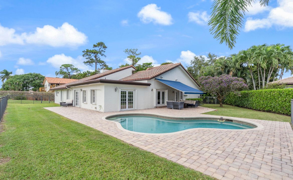 Active With Contract: $1,850,000 (4 beds, 3 baths, 3250 Square Feet)