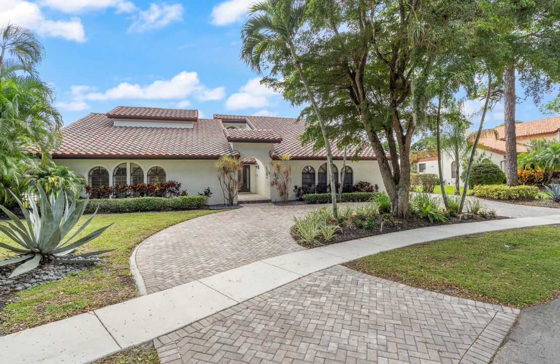 Active With Contract: $1,850,000 (4 beds, 3 baths, 3250 Square Feet)