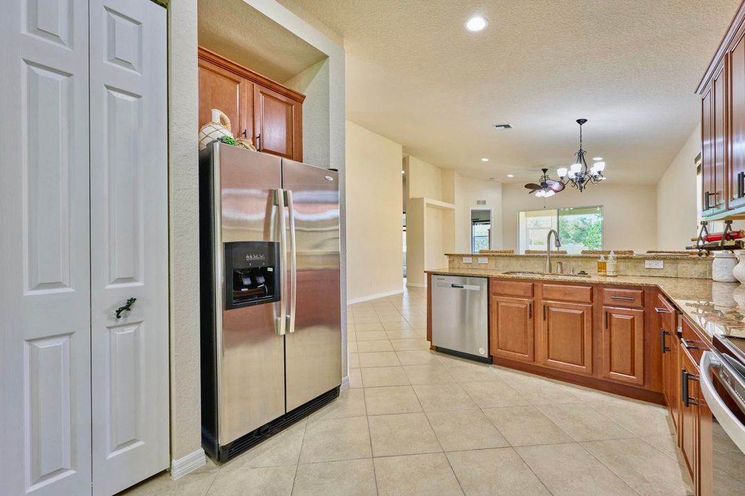 待售: $358,999 (3 贝兹, 2 浴室, 1898 平方英尺)