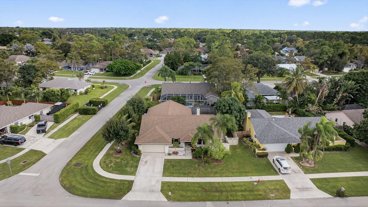 For Rent: $5,300 (4 beds, 2 baths, 2441 Square Feet)