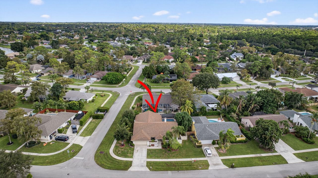 For Rent: $5,300 (4 beds, 2 baths, 2441 Square Feet)