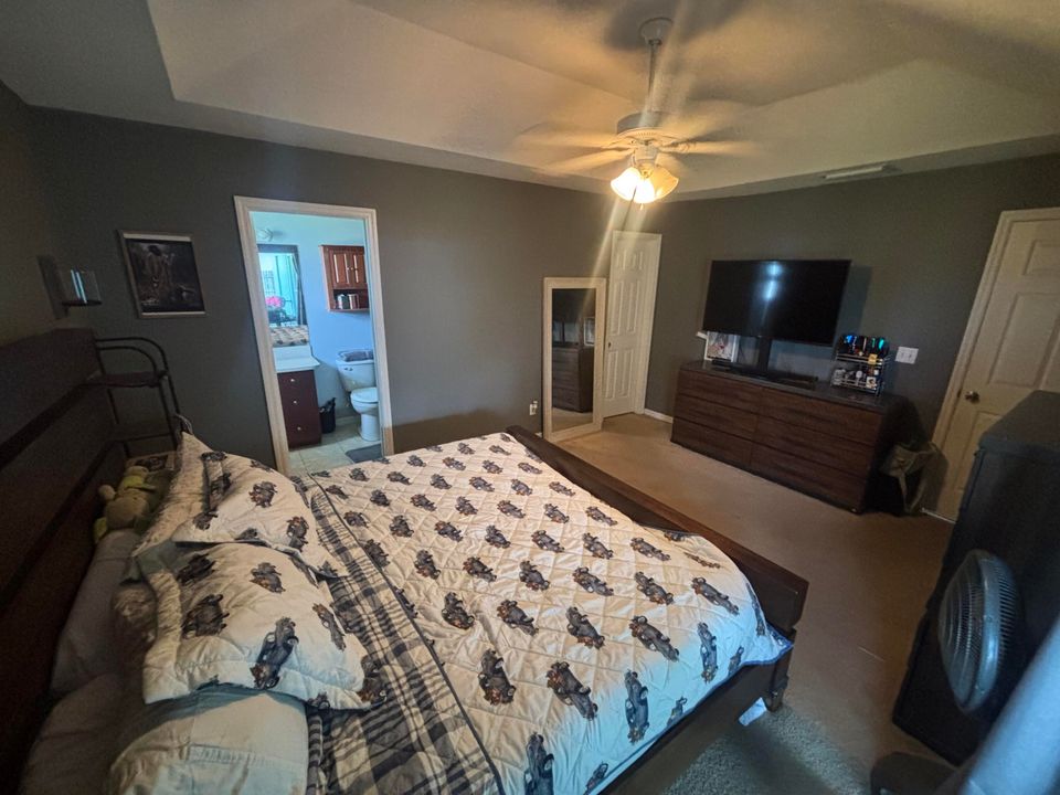 For Sale: $375,000 (3 beds, 2 baths, 1287 Square Feet)