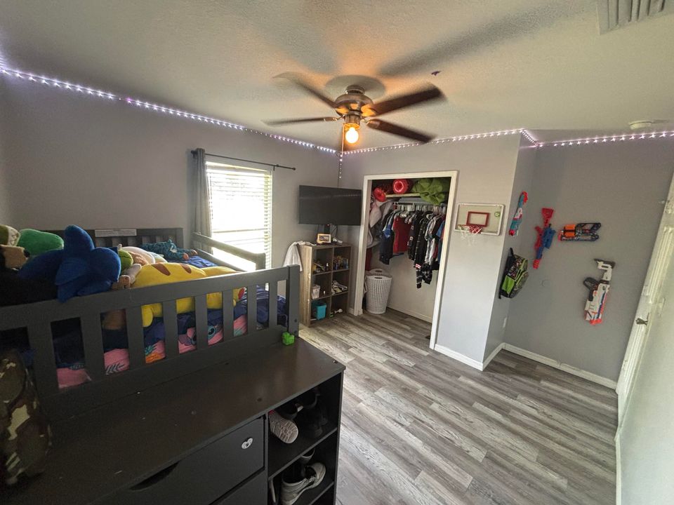 For Sale: $375,000 (3 beds, 2 baths, 1287 Square Feet)