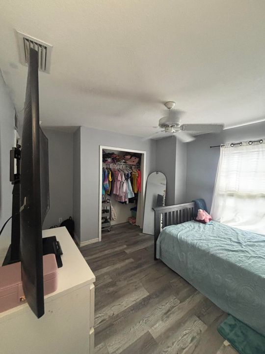 For Sale: $375,000 (3 beds, 2 baths, 1287 Square Feet)