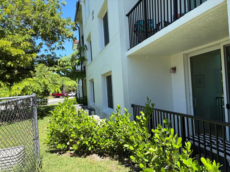 For Rent: $2,175 (1 beds, 1 baths, 750 Square Feet)