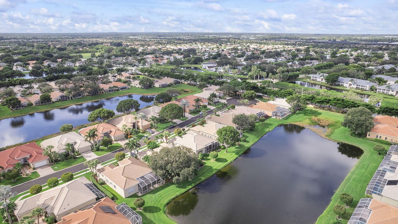 Active With Contract: $475,000 (3 beds, 2 baths, 2384 Square Feet)